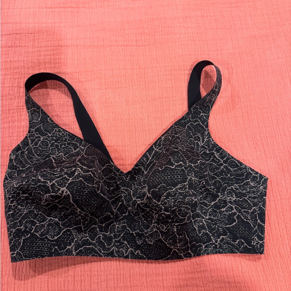 Lululemon like nothing bra